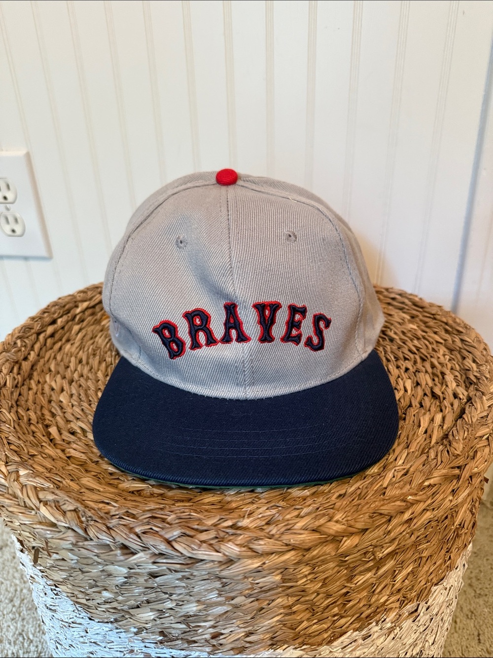 Braves Embroidered Two-Tone Baseball Cap - Gray and Navy